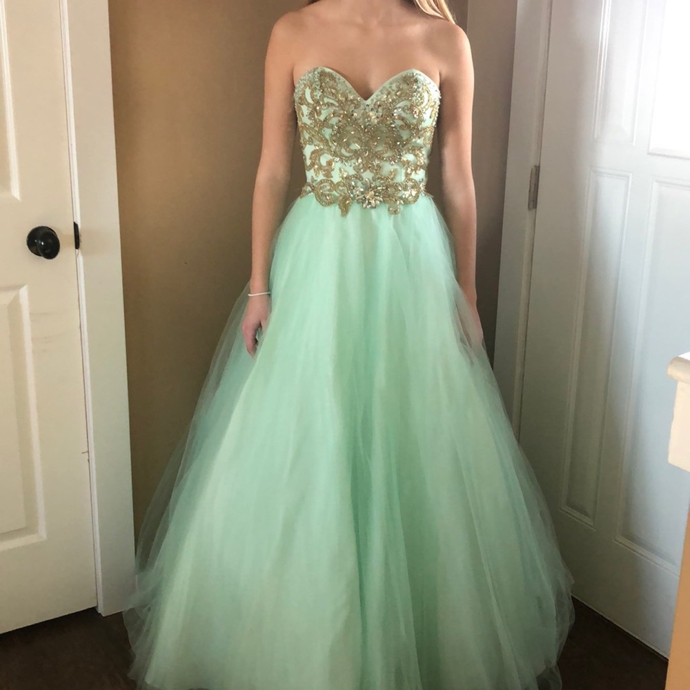 Prom dress